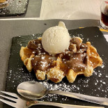 Nom Nom Pizza And Burger House Moncalieri Nourriture