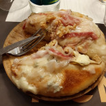 Nom Nom Pizza And Burger House Moncalieri Nourriture