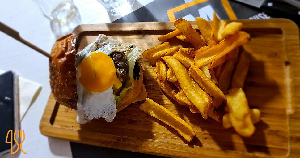 Nom Nom Pizza And Burger House Moncalieri Nourriture