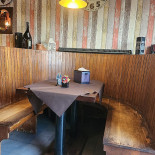Thomson Pub Innen