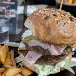 Thomson Pub Comida