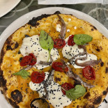Très Chic Favara Comida