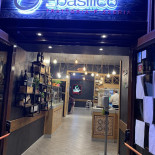 Mozzarella E Basilico Dentro