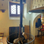 U Conzu Exterior