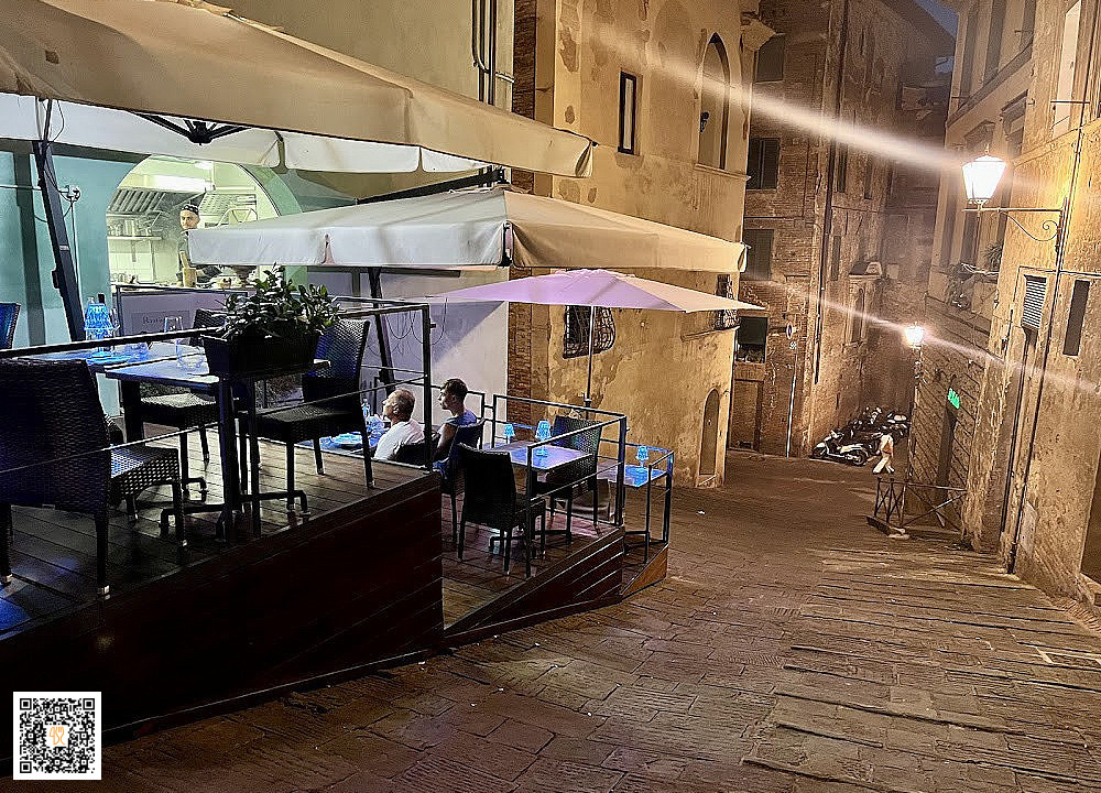 Osteria Numero Unico À l'intérieur