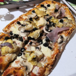 Pizzhoria Pizza A Domicilio A Casa Mia Comida