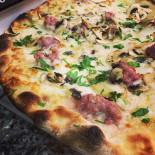 Pizzhoria Pizza A Domicilio A Casa Mia Comida