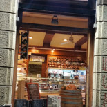 Pasticceria Piazza Exterior