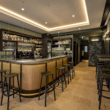 Rian Cafe Innen