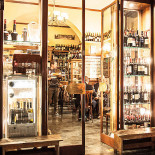 Caffe Piazza Inside