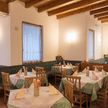 Cima D'asta Pizzeria Dentro