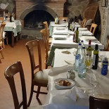 Albergo Da Archimede Di Pierluigi Marziali À l'intérieur