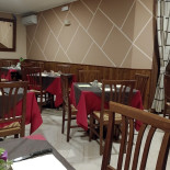 Kalispera À l'intérieur