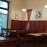 La Porta Verde Pizzeria Spaghetteria À l'intérieur