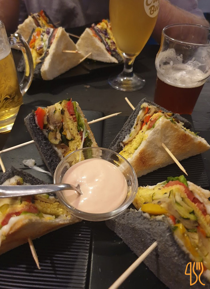 Beeriot, Birroteca Indipendente Comida