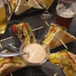 Beeriot, Birroteca Indipendente Comida