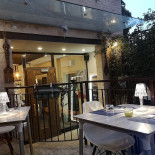 Evoke Bistro Dentro