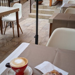 Evoke Bistro Dentro