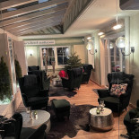 Alpstay Bistrot B24 À l'intérieur