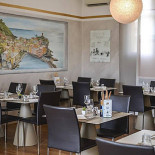 Jolly's À l'intérieur