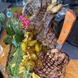 Black Bull Comitini Comida