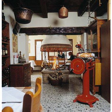 Al Marescial À l'intérieur