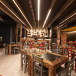 Double B. Burgers À l'intérieur