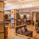 Luca's Garage À l'intérieur