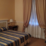 Tuder À l'intérieur
