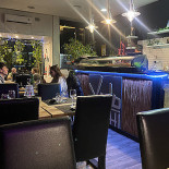 Yado Sushi Dentro