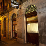 Crackers Exterior