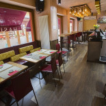 Hasu À l'intérieur