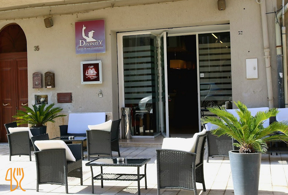 Divinity Bistrot Exterior