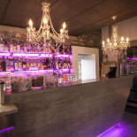 Dea À l'intérieur