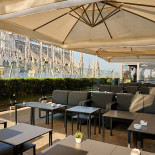 Il In Piazza Duomo Extérieur