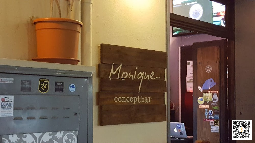 Monique Concept Carte