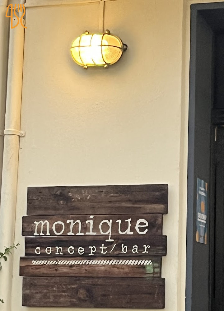 Monique Concept Carte