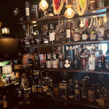 Demon Cafe Innen