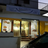 Macckeroni Tavola Calda Außen