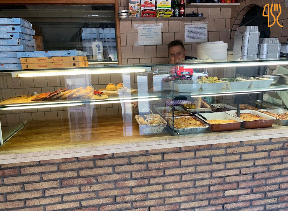 Macckeroni Tavola Calda À l'intérieur