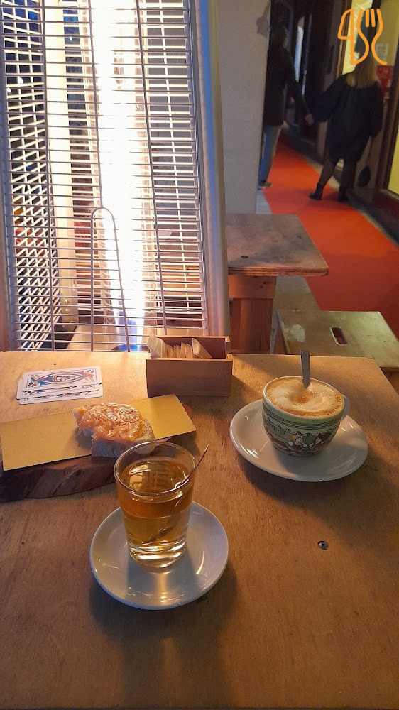Caffè Commercio À l'intérieur