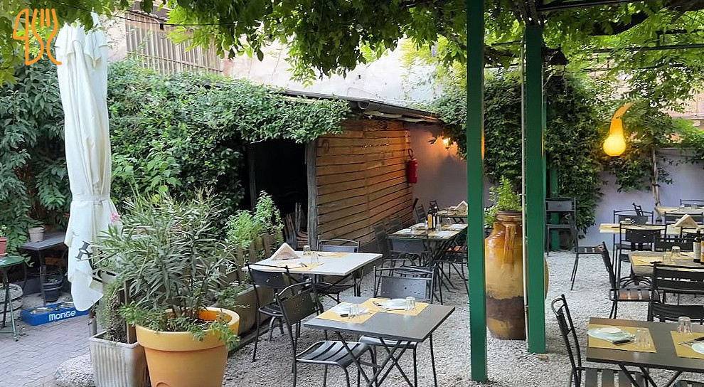 Cantine Risso Extérieur