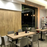Toffee Cafe Dentro