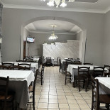 Monique À l'intérieur
