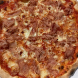 Pizzeria Lupin food
