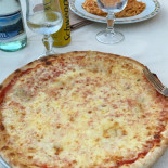 Fontana D'oro Comida