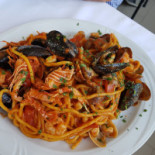 Pizzeria I Caraibi food