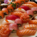 Stuzzi Sushi food