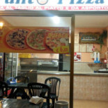 Punto Pizza inside