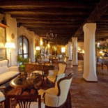 Villa Luppis Inside